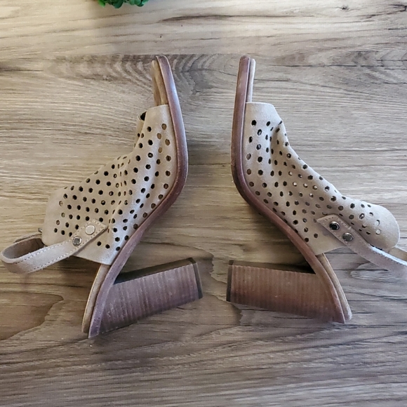 Rag and Bone Wyatt Gray Perforated Block Heels - Picture 5 of 16